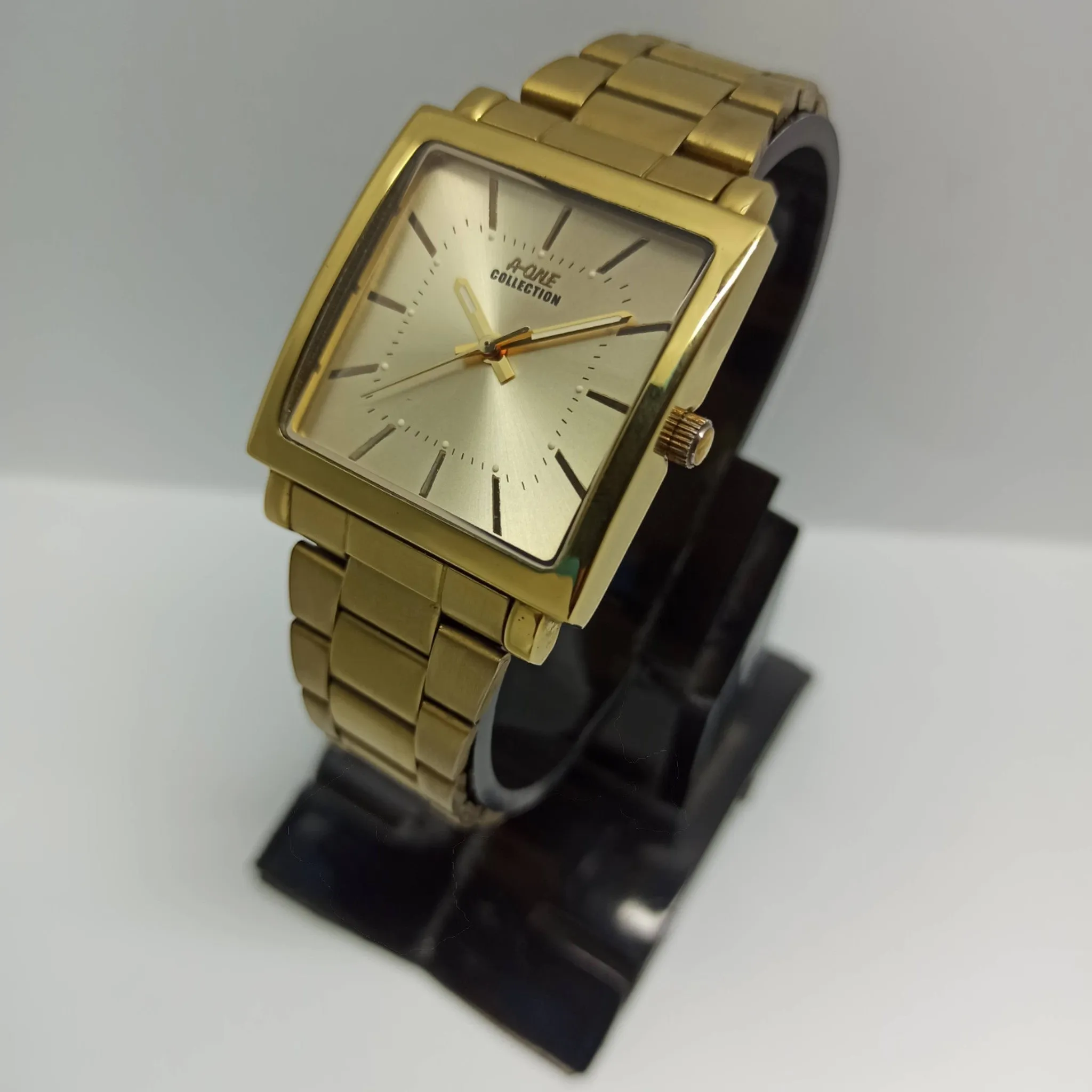 A-One Collection - Original - Golden - Unisex Watch.