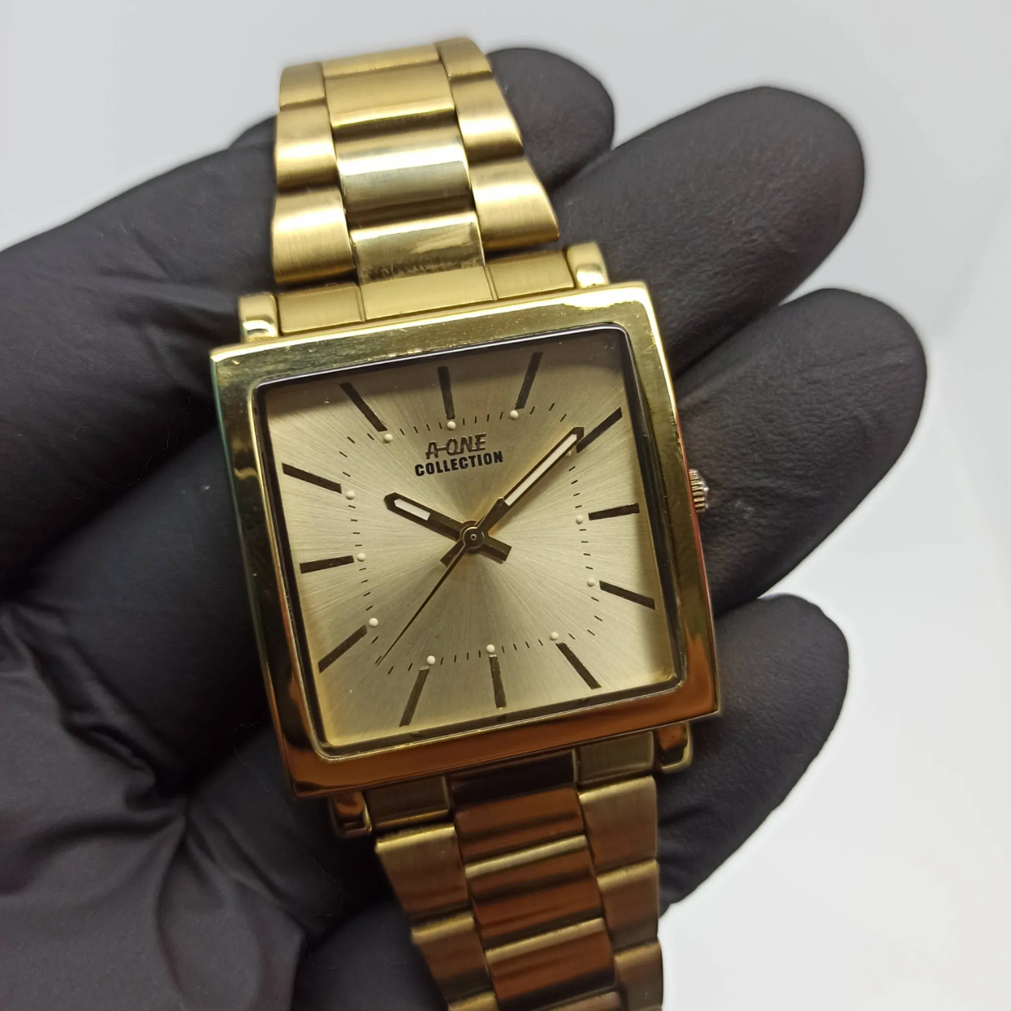 A-One Collection - Original - Golden - Unisex Watch.