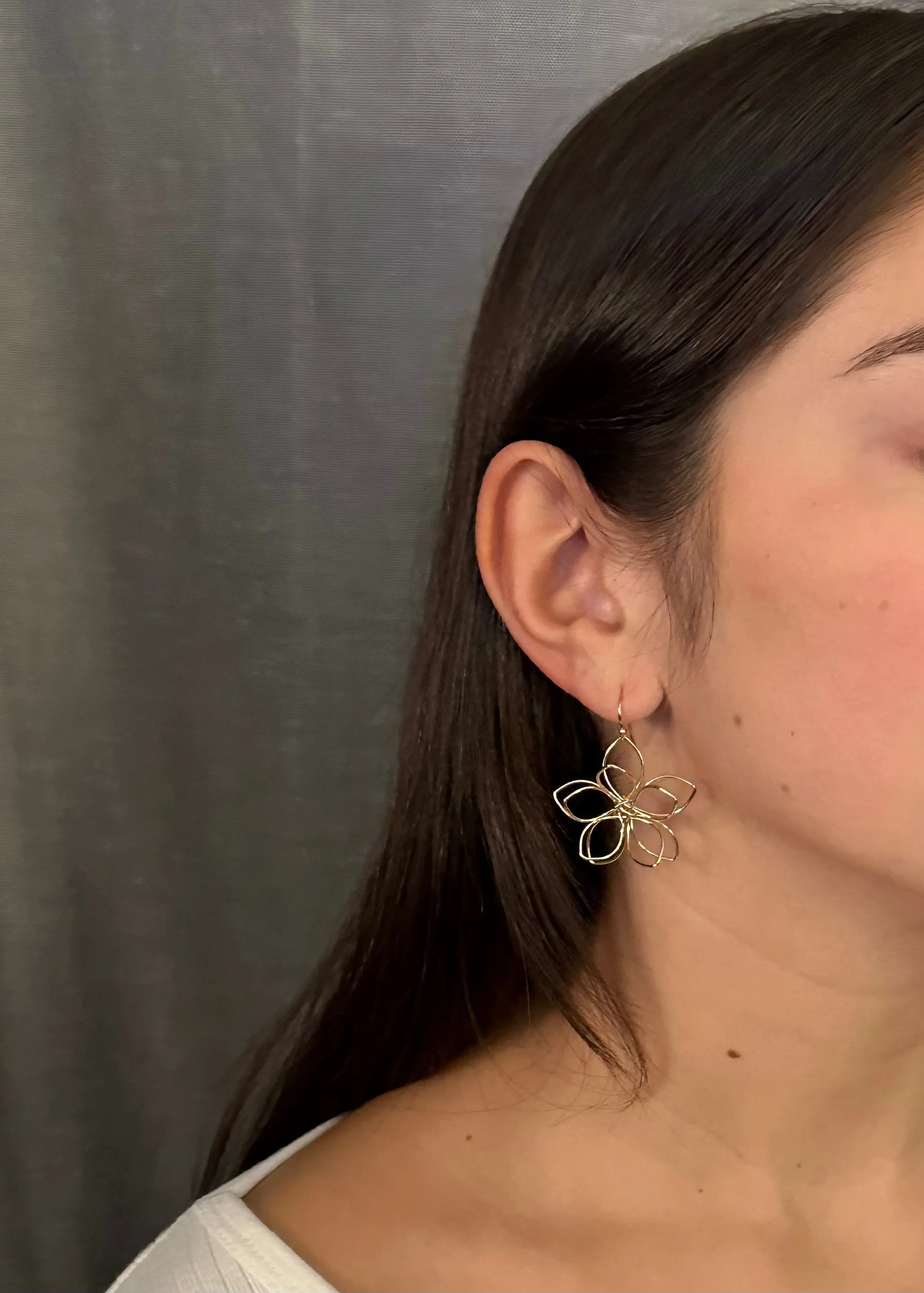 Airy Flower Earrings - Gold