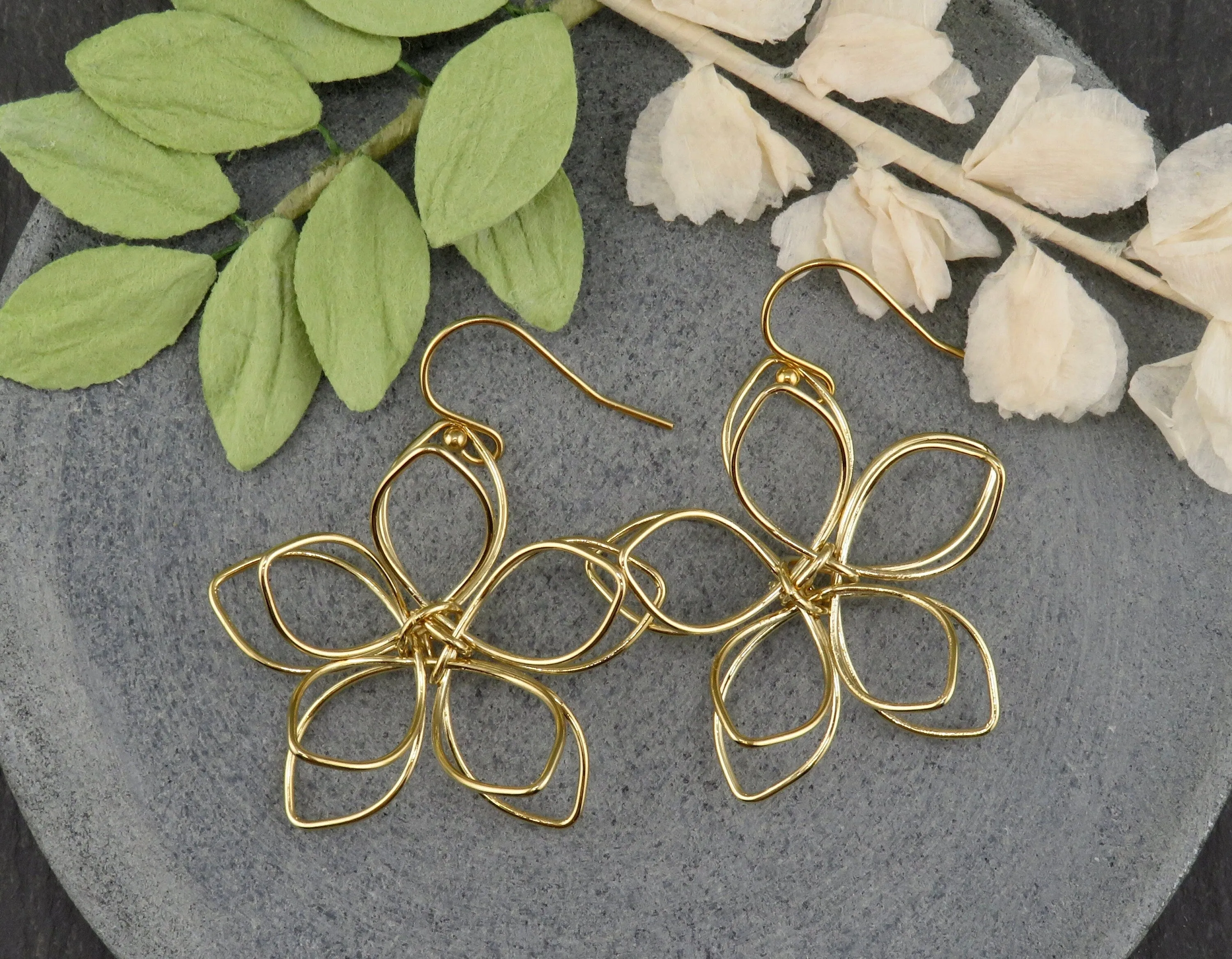 Airy Flower Earrings - Gold