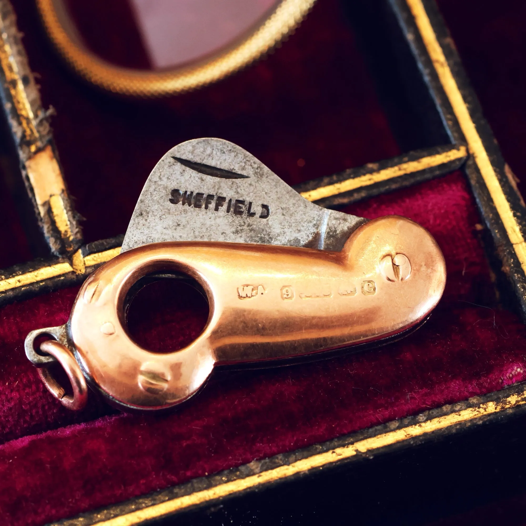 Antique Date 1902 9ct Gold Cigar Cutter