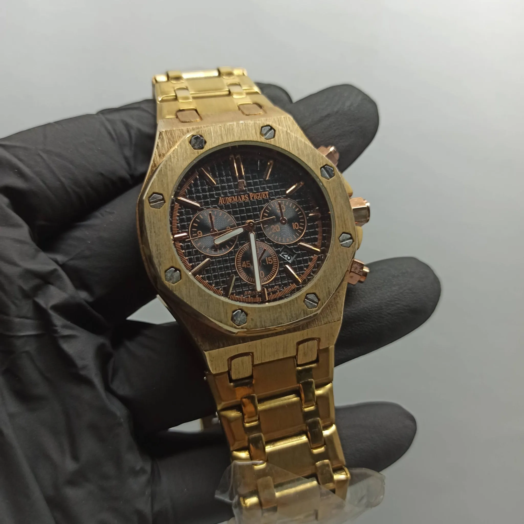AUDEMARS PIGUET (AP) - GOLDEN/BLACK - GOOD QUALITY - ONLY DATE WORKING - MEN'S WATCH