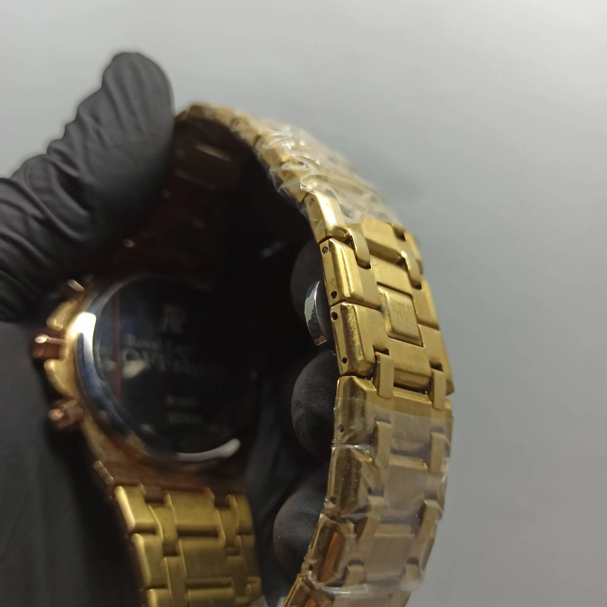 AUDEMARS PIGUET (AP) - GOLDEN/BLACK - GOOD QUALITY - ONLY DATE WORKING - MEN'S WATCH