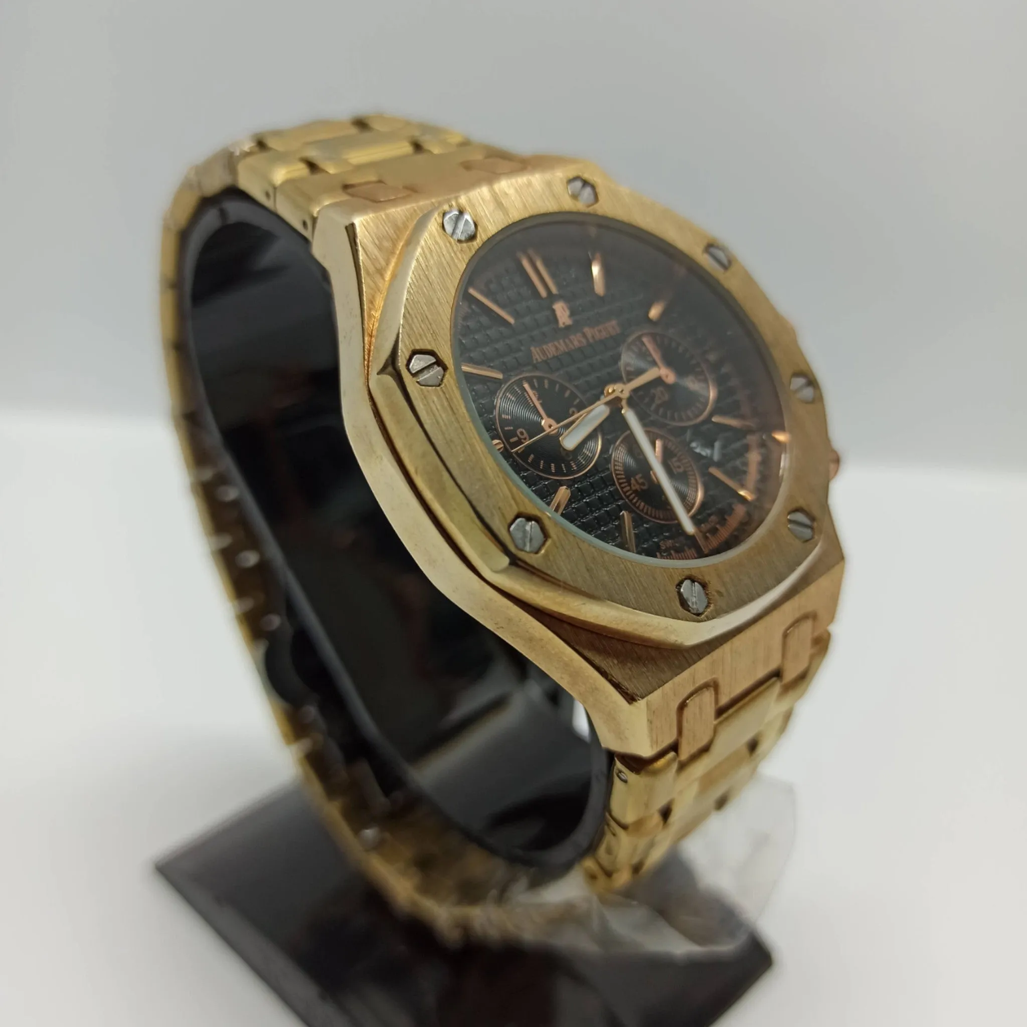 AUDEMARS PIGUET (AP) - GOLDEN/BLACK - GOOD QUALITY - ONLY DATE WORKING - MEN'S WATCH