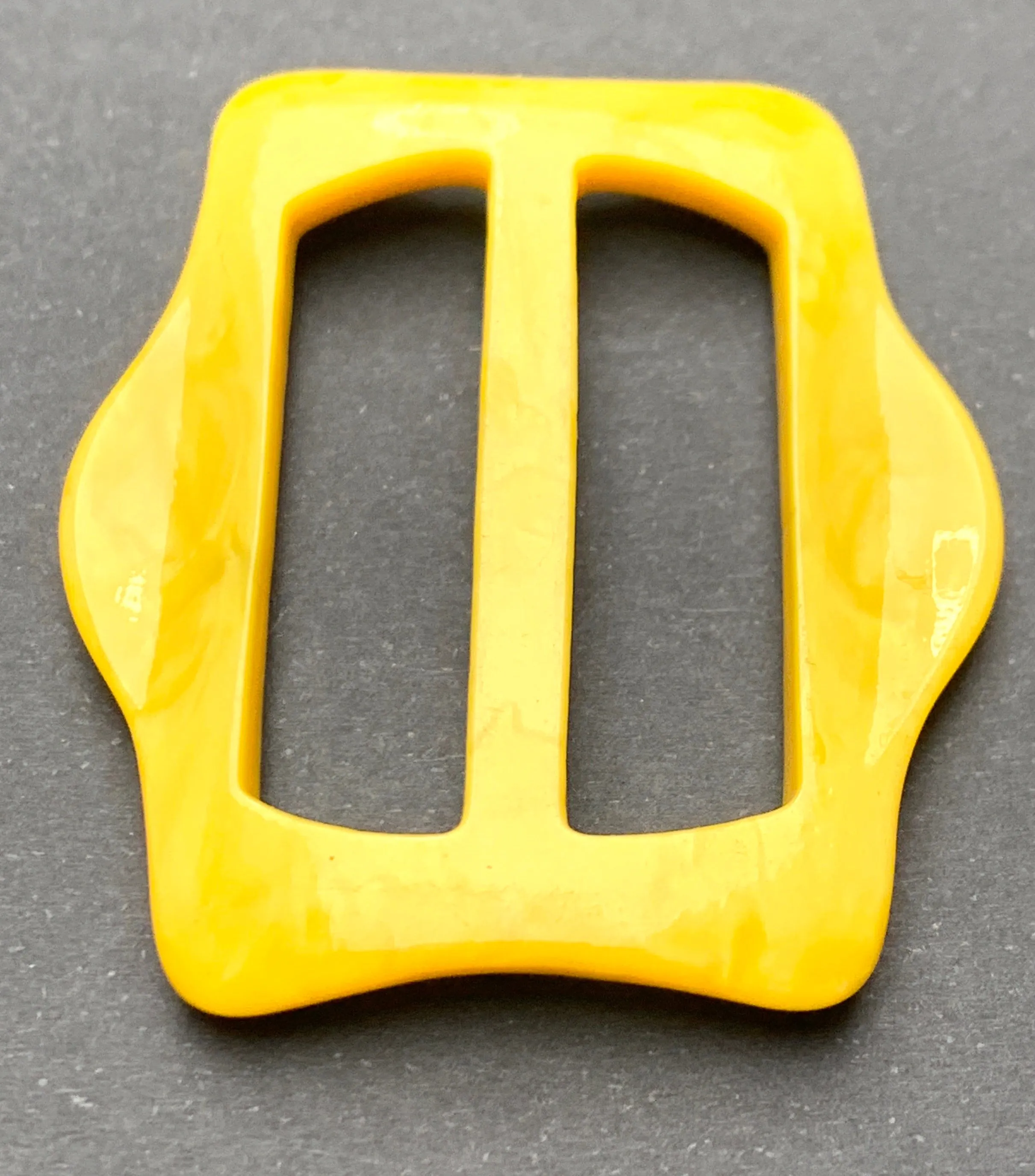 Corn Yellow 1940s French Casein  4.5cm Buckle