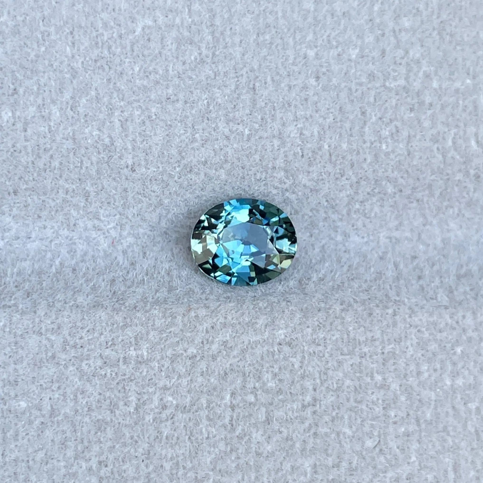 Mermaid Blue Green Sapphire For Ring. 1.00crt