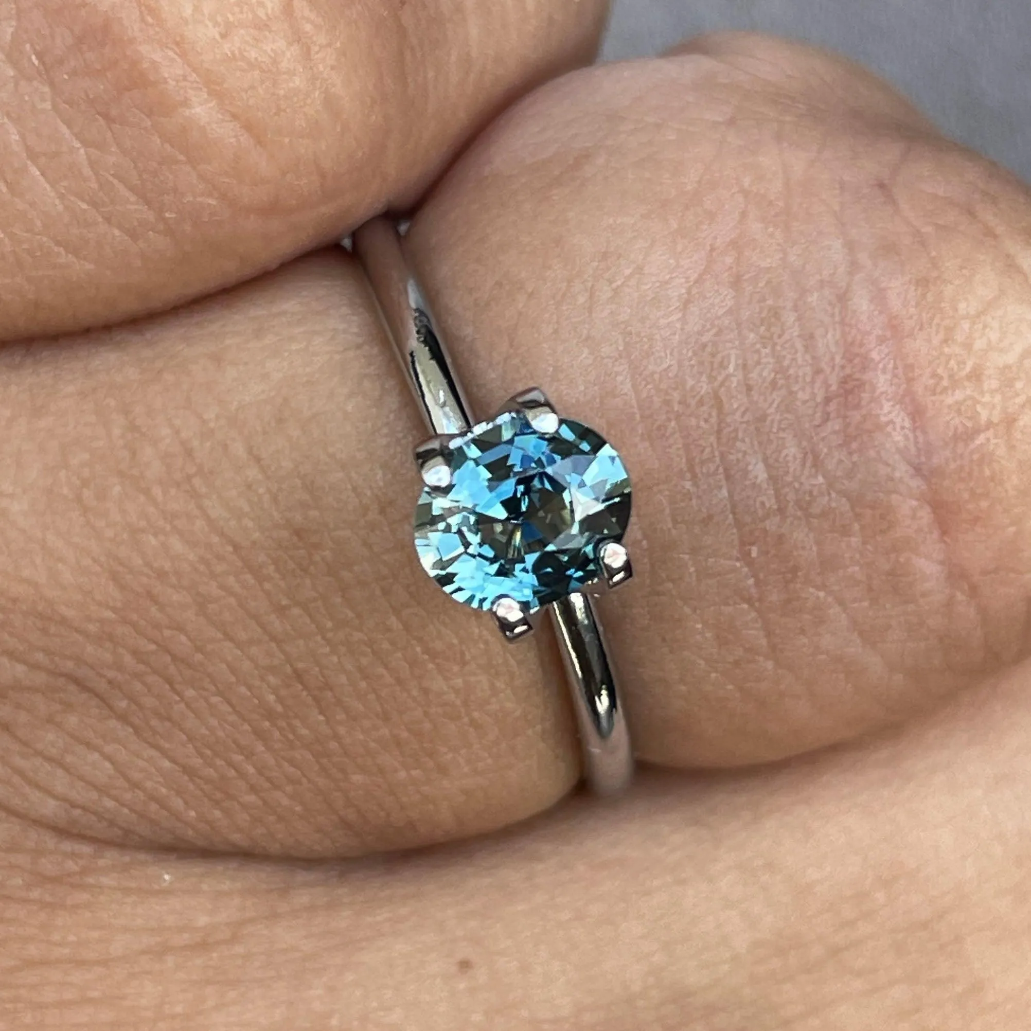 Mermaid Blue Green Sapphire For Ring. 1.00crt