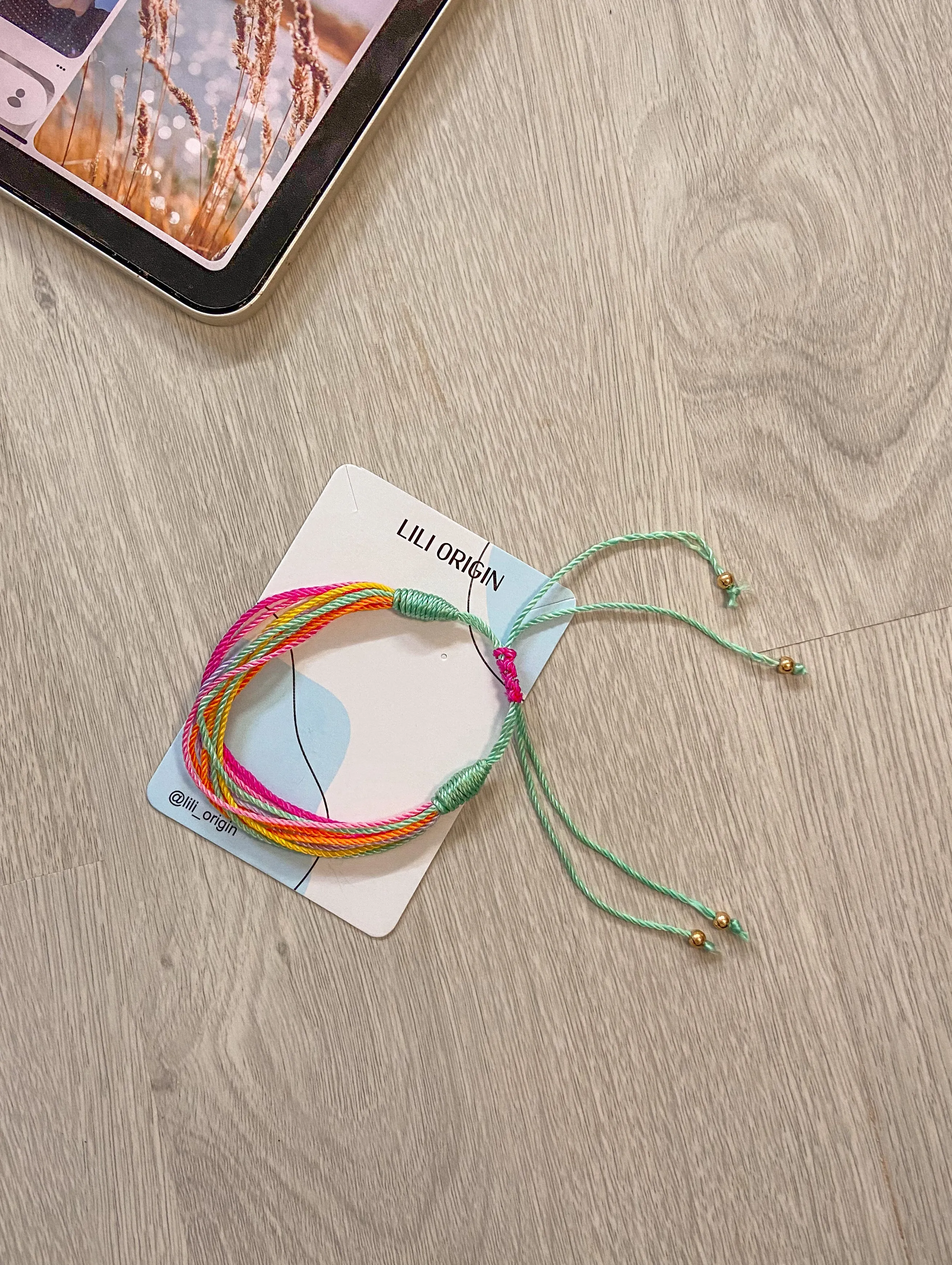 Multi thread bracelet
